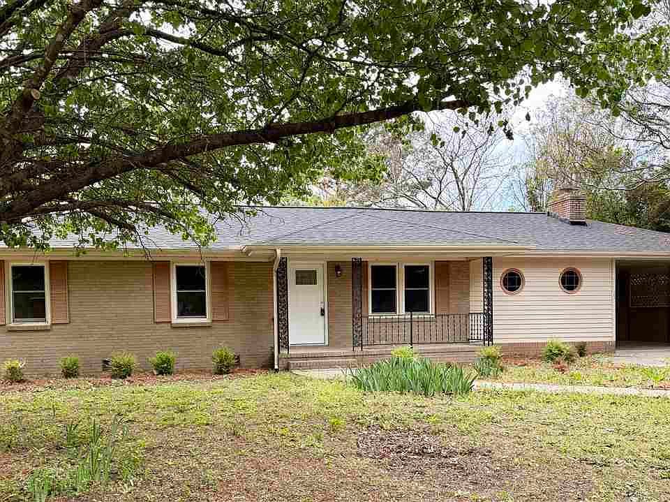 1st image of 703 Sandpiper Dr