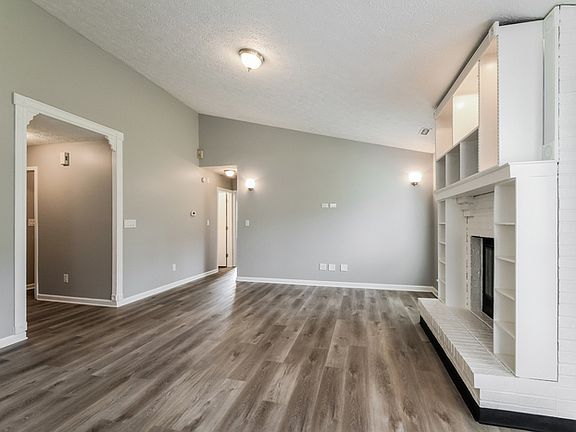 4th image of 11318 Kristen Ln