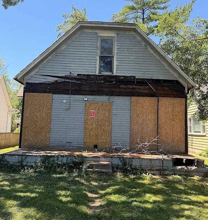 2nd image of 1833 N 9th St