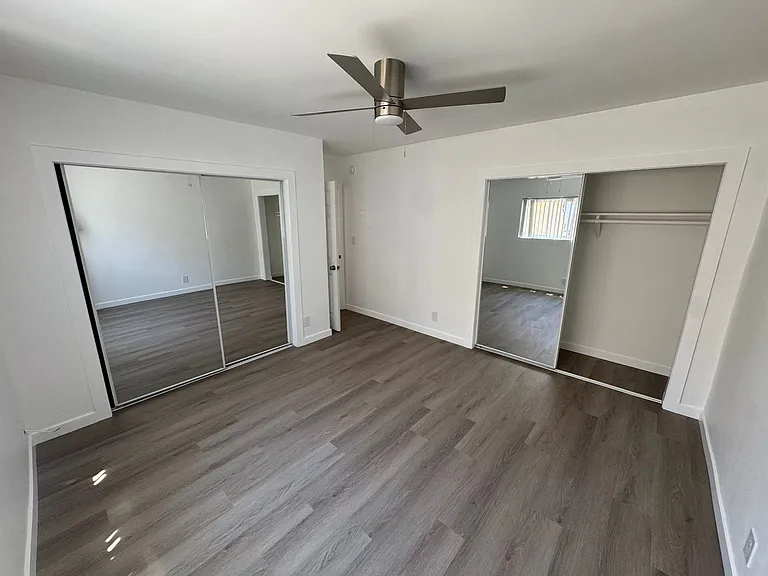 Sepulveda Apartments — Photo 24