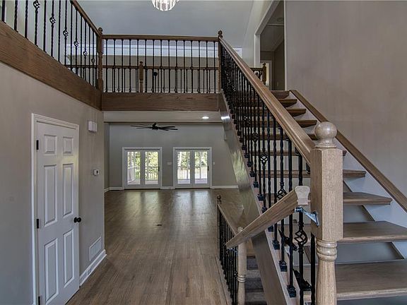 4th image of 478 Timberlea Lake Dr SE