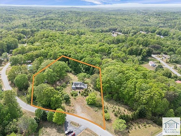 2nd image of 30 Cardwell Ln