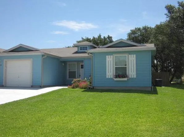 124 Pecan Harbor St, Rockport, TX 78382