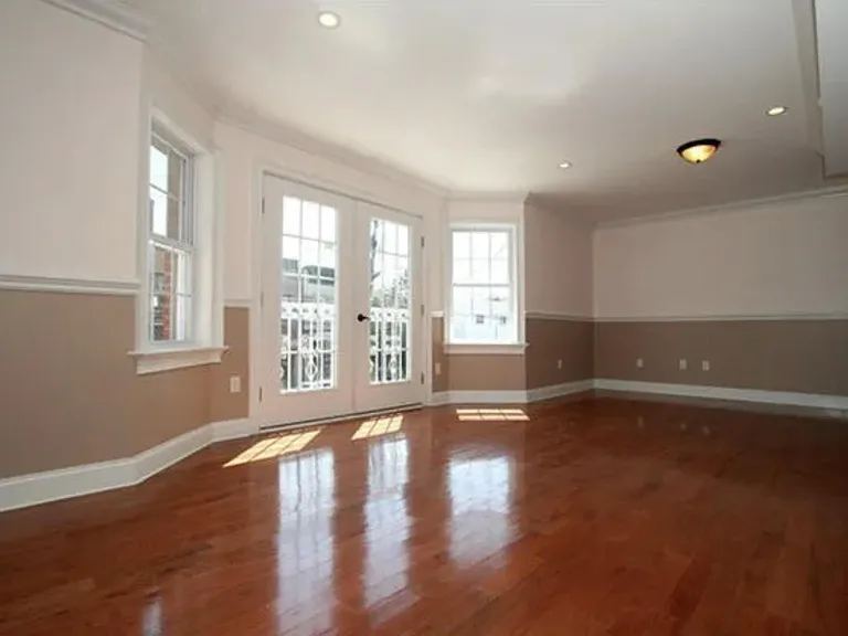 1215 New York Ave #401 — Photo 1