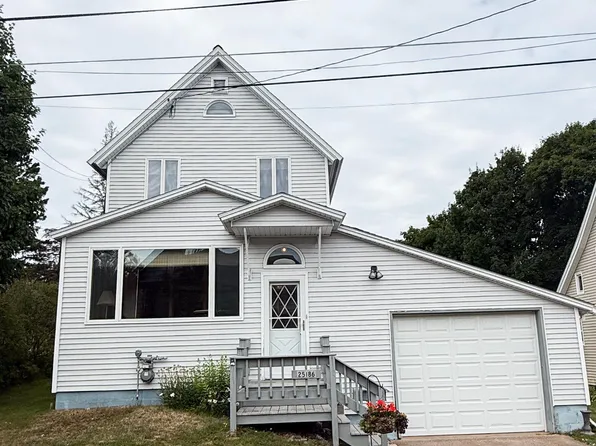 25186 Ridge St, Calumet, MI 49913
