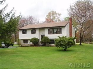 9 Round Table Rd, New Milford, CT 06776