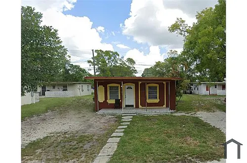 1429 NW 3rd Ct Photo 1
