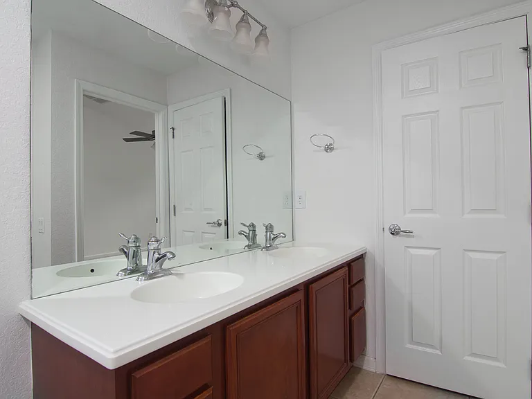 1020 Berkman Cir — Photo 13