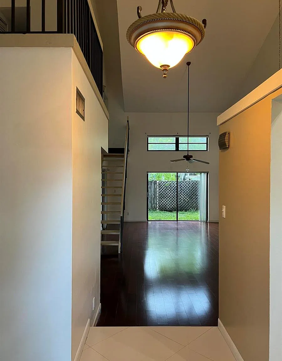 2 bed, 1166 sqft, $2,400 — Photo 4