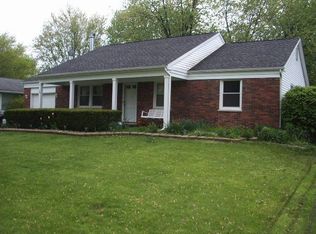 811 Shady Grove Ln, Buffalo Grove, IL 60089