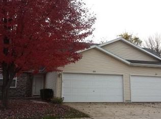 205 Fieldstone Dr, Porter, IN 46304
