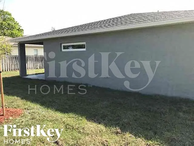 561 SE Brookside Ter — Photo 14