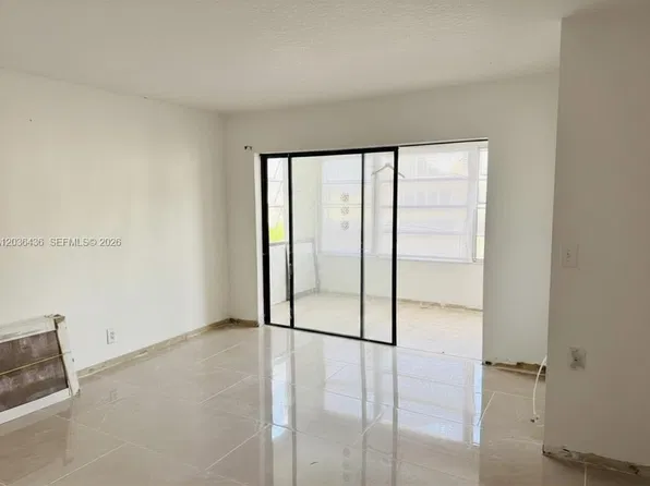 2301 NW 41st Ave APT 302, Lauderhill, FL 33313