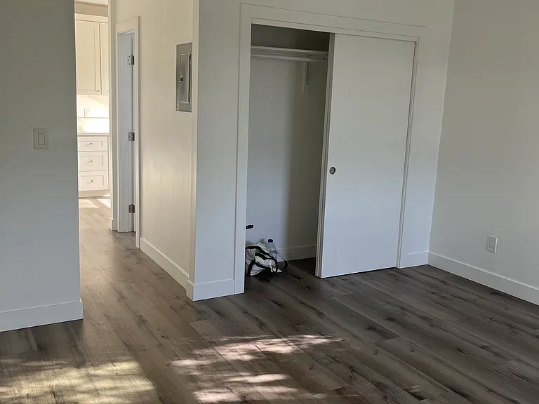 1237 Russell St #8 — Photo 4