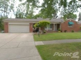 20435 River Oaks Dr, Dearborn Heights, MI 48127