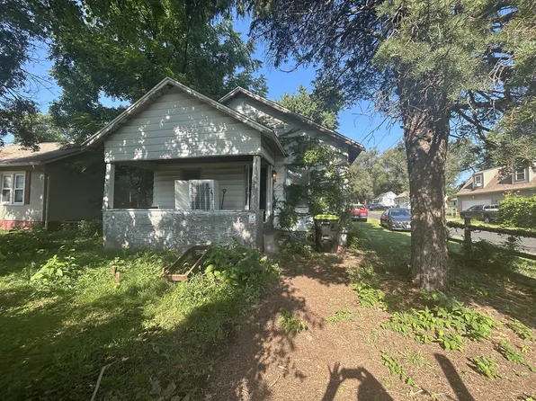 1801 Karo St, Pekin, IL 61554