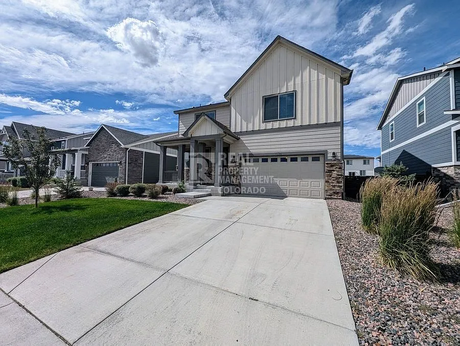 Welcome to your Dream Home in Aurora — Photo 2