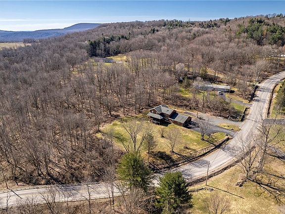 4th image of 994 Honey Hill Rd