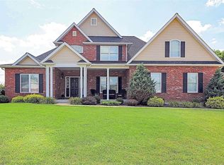 813 Cimarron Cir, Farmington, MO