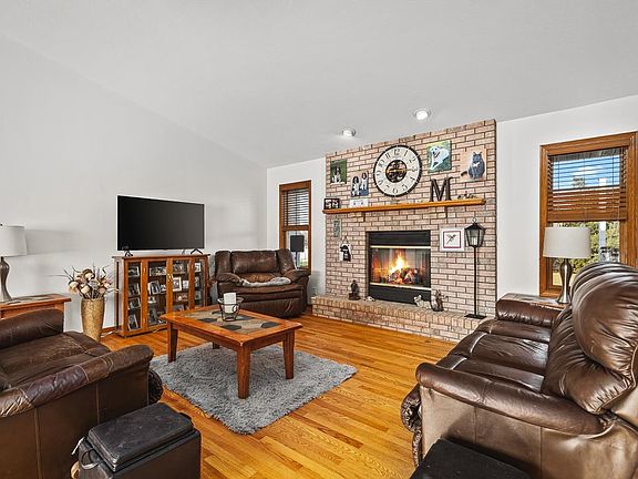 3rd image of 808 Greenlee Ave