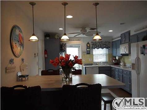 2nd image of 923A Thornhill Ct