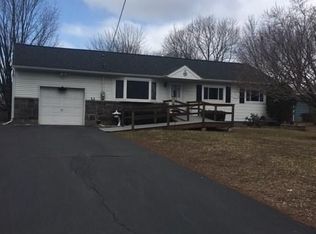 32 Paul St, East Greenbush, NY 12061