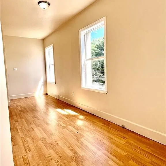 887 Branch Ave #2 — Photo 3