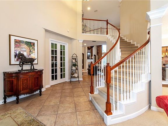 5th image of 1045 Surreywood Ln
