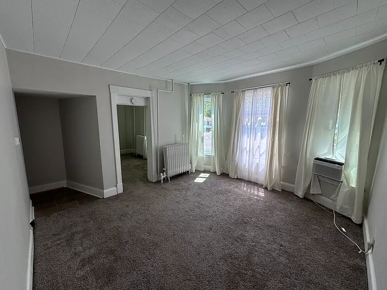 403 Queen Ave N #1 — Photo 12