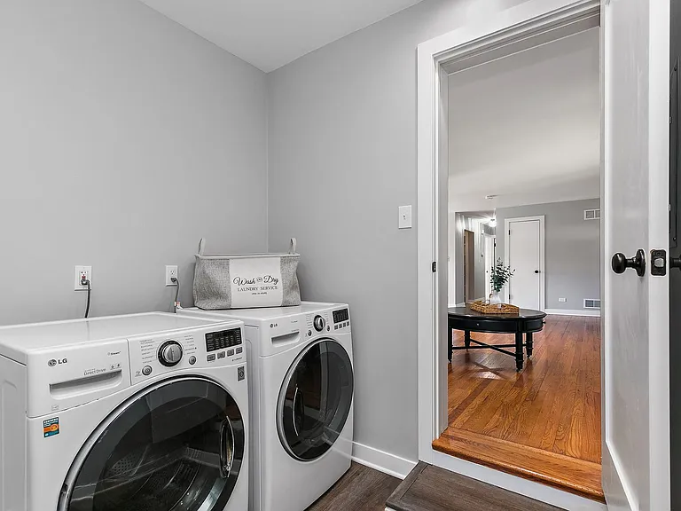 1037 N Harrison St — Photo 12