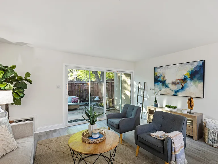 1470 Creekside Dr #17 — Photo 3