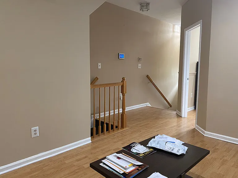 20 Ashby Lane3 Master Front — Photo 4