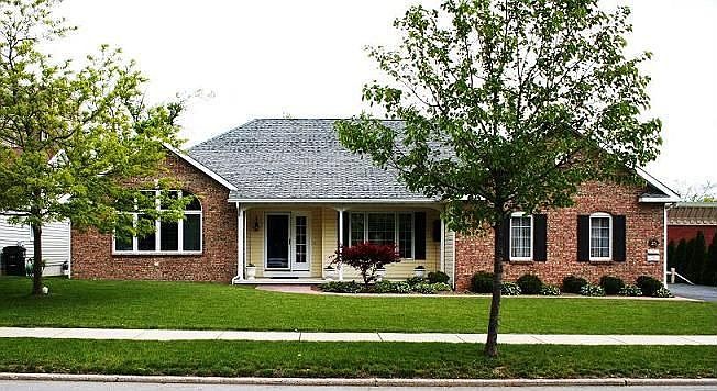 1st image of 25 Ferndale Ave