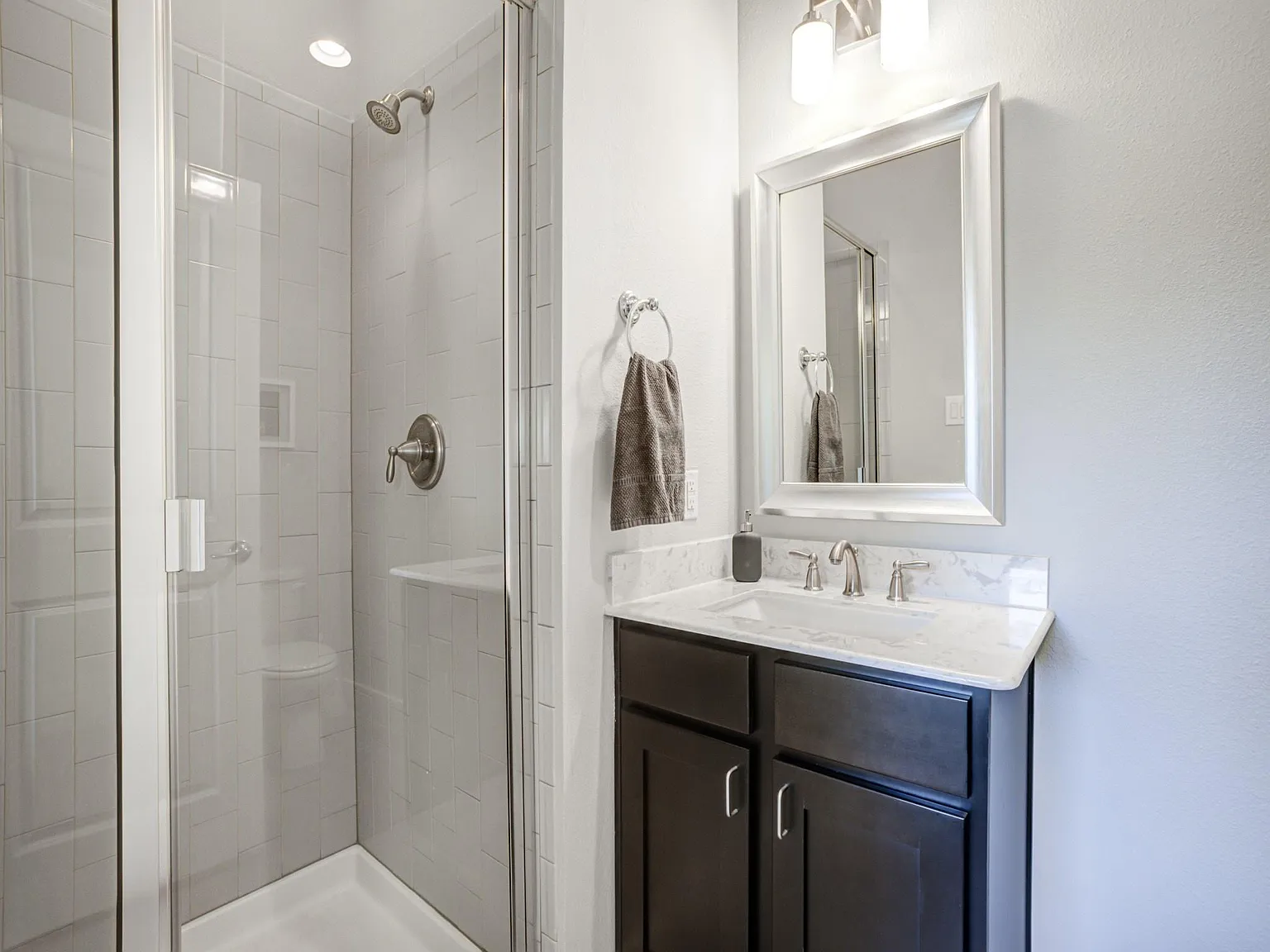 2 bed, 1902 sqft, $3,250 — Photo 4