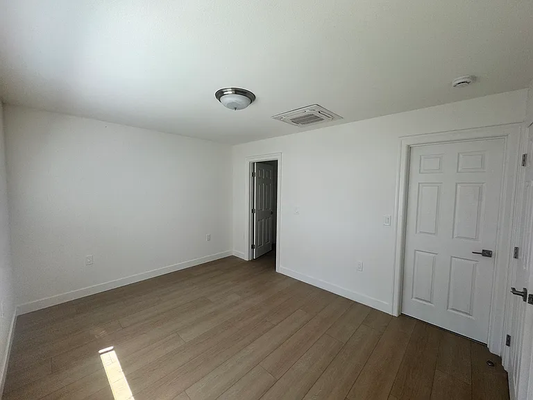 4428 Cherrywood Ave — Photo 6
