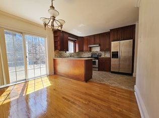 147-56 78th Ave #1, Flushing, NY 11367