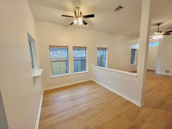 3rd image of 1615 Royal Ascot Dr