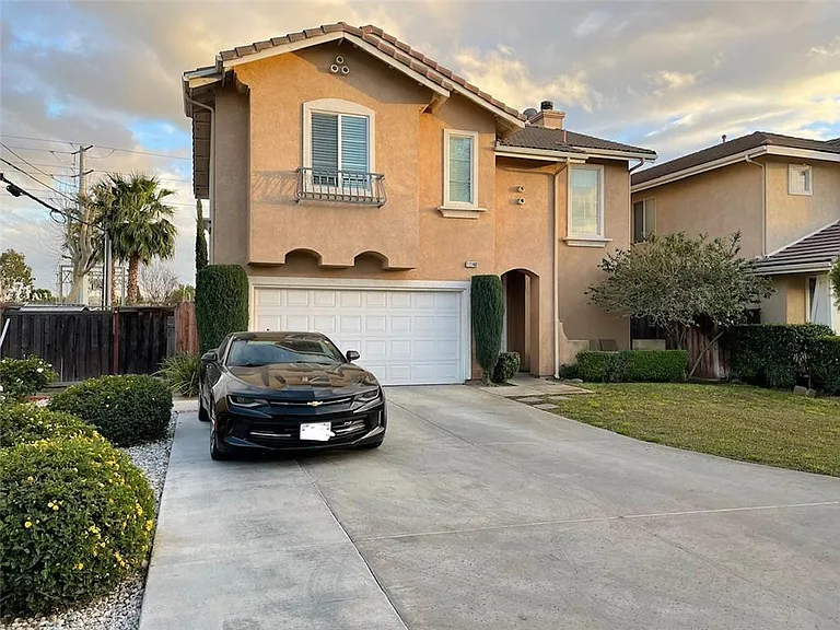 11140 Lakecreek Ct — Photo 2