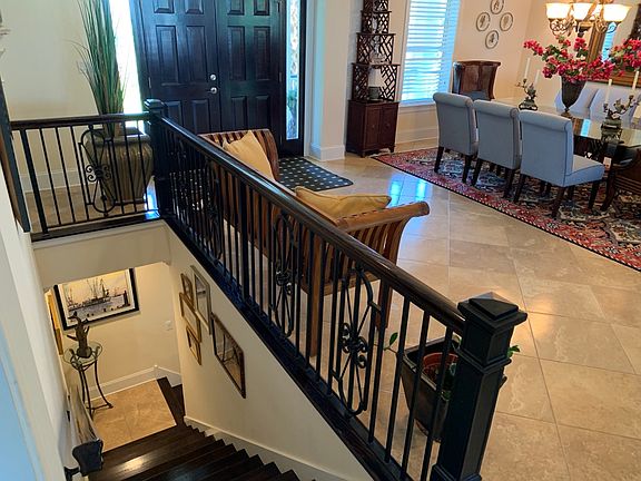 Main Entrance/Staircase Down