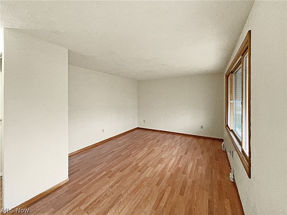 3rd image of 2608 Vassar Ave