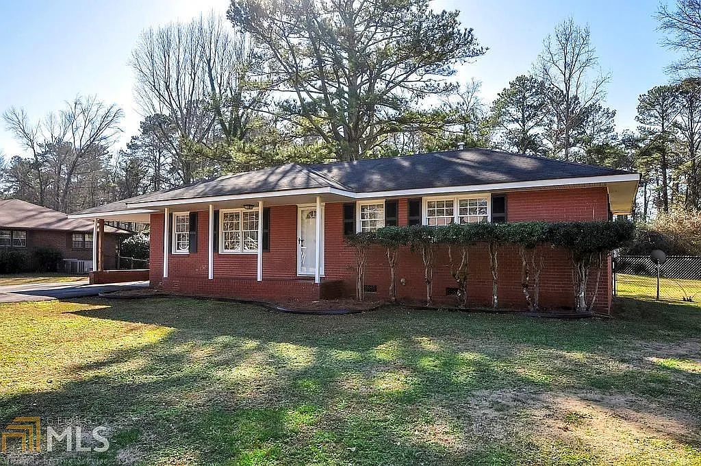 112 Davis Dr photo 1