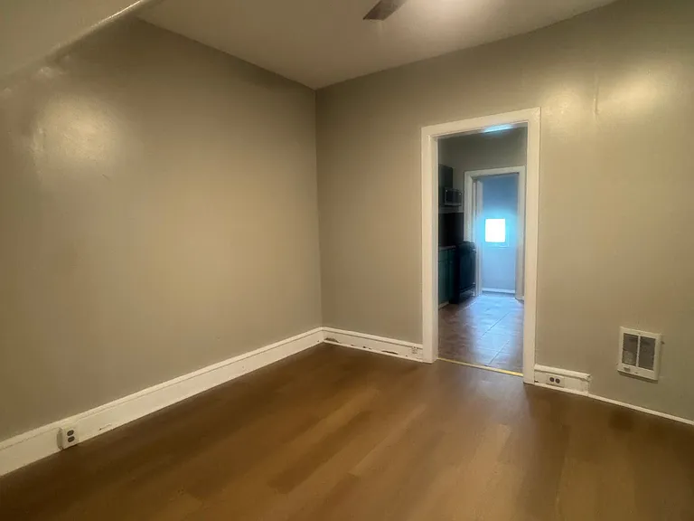 8XX S Alden St — Photo 13