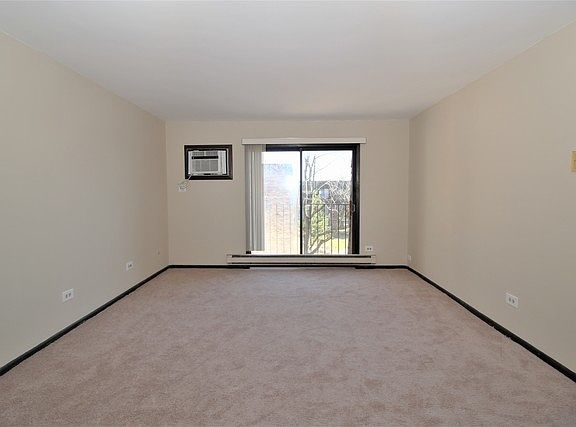 3rd image of 160 S Waters Edge Dr