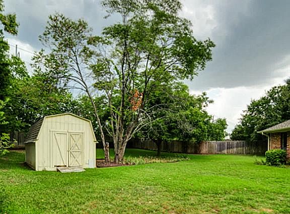 3rd image of 1724 Beaver Creek Pl
