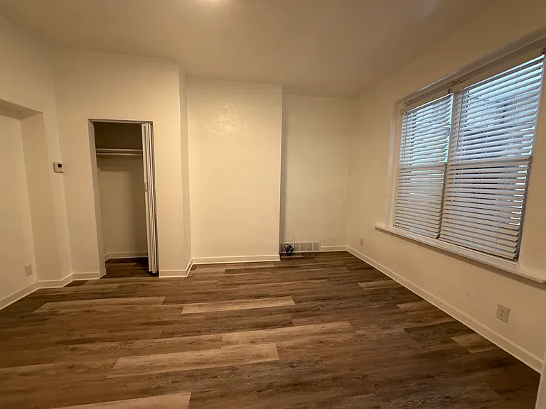 142 Robinson St — Photo 18