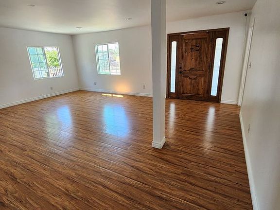 4th image of 1459 W 102nd St