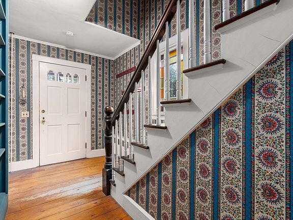 3rd image of 35 Dutcher St