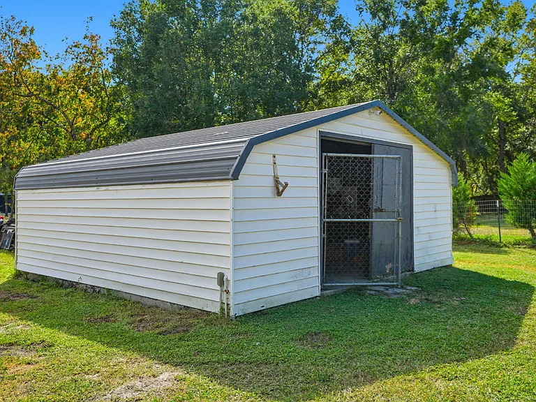Large Shed w/power