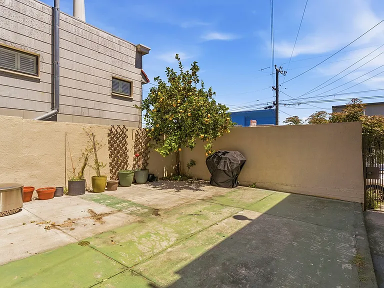 290 Holyoke St — Photo 40