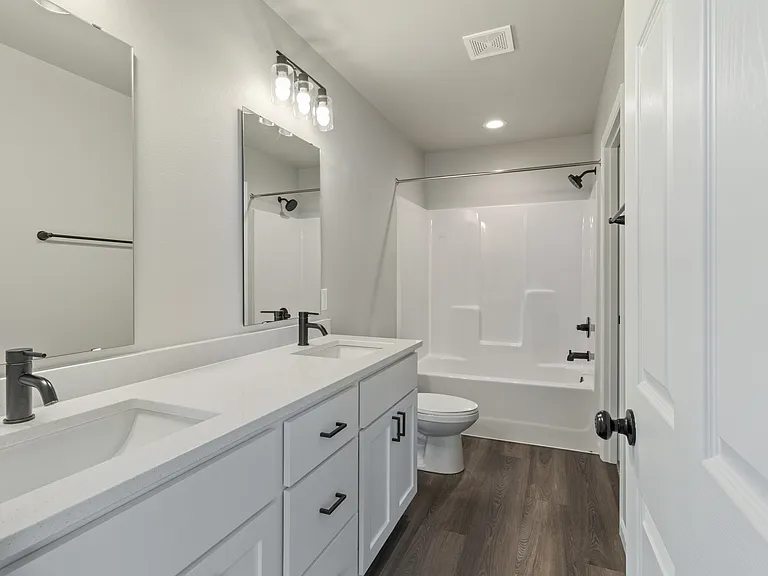 806 United Dr #1 — Photo 11